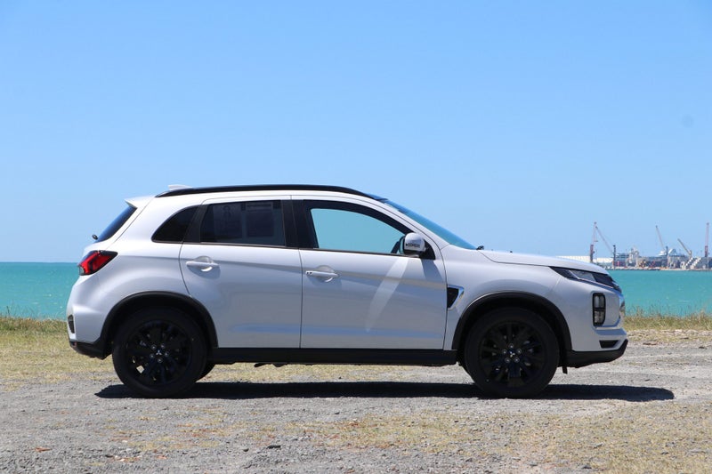 2025 Mitsubishi ASX VRX Black Edition image 3