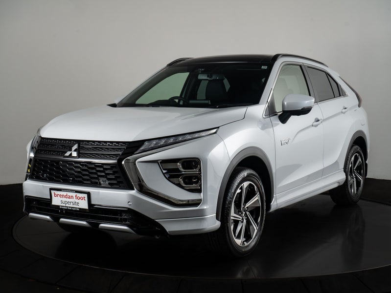 2025 Mitsubishi Eclipse Cross PHEV VRX 4WD image 3