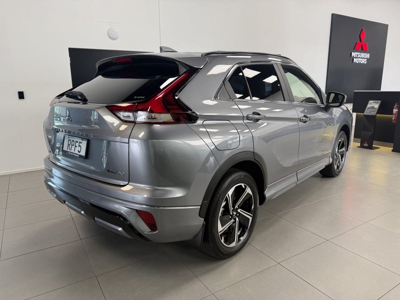 2025 Mitsubishi Eclipse Cross PHEV VRX 4WD image 3
