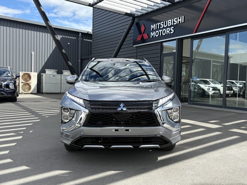 2025 Mitsubishi Eclipse Cross PHEV VRX S-AWC 2.4L image 2