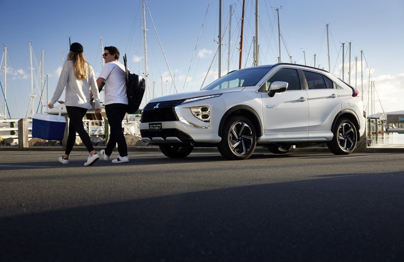 2025 Mitsubishi Eclipse Cross PHEV XLS 2.4L 4wd image 2