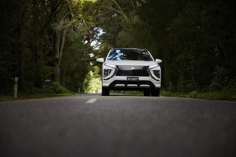 2025 Mitsubishi Eclipse Cross PHEV XLS 2.4L 4wd image 3