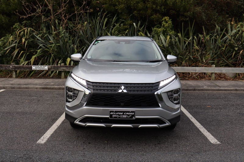 2025 Mitsubishi Eclipse Cross PHEV XLS 4WD image 3