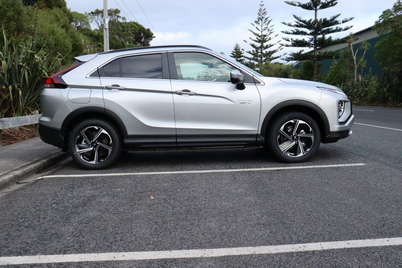 2025 Mitsubishi Eclipse Cross PHEV XLS 4WD image 5