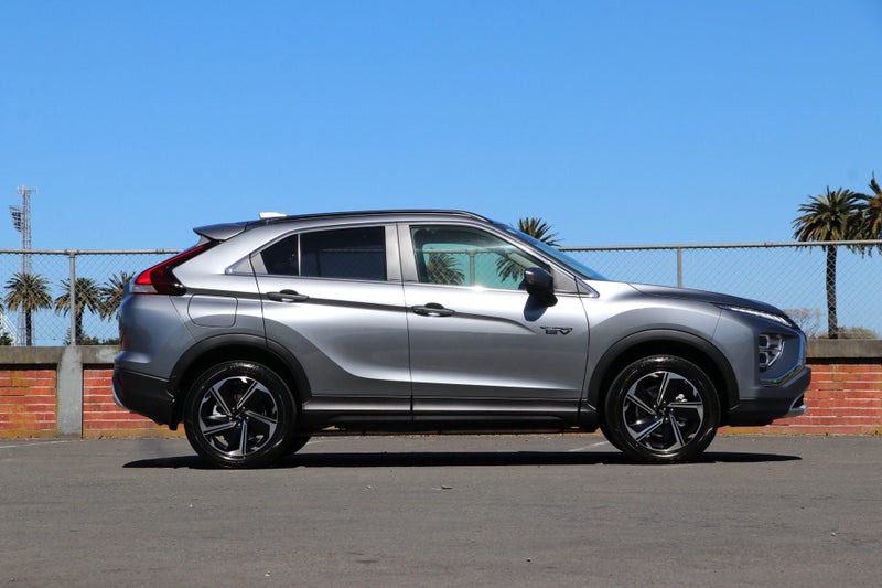 2025 Mitsubishi Eclipse Cross PHEV XLS 4WD (S-AWC) image 3