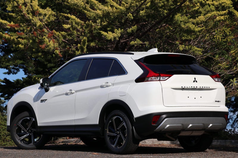 2025 Mitsubishi Eclipse Cross PHEV XLS image 2