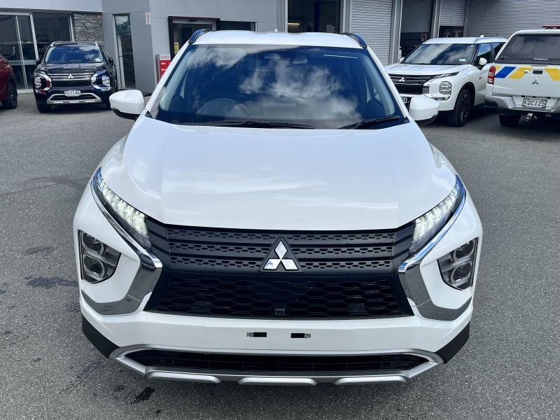 2025 Mitsubishi Eclipse Cross PHEV XLS AWD image 2