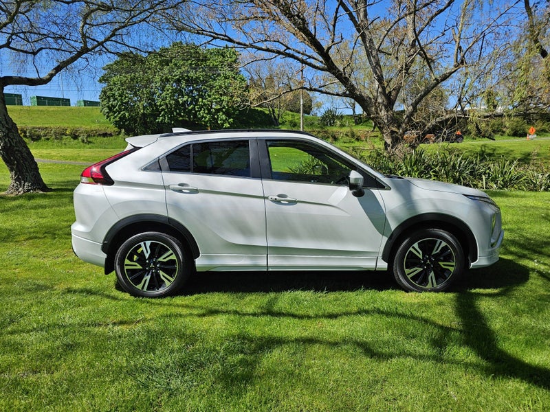 2025 Mitsubishi Eclipse Cross VRX 1.5PT/4WD/8CVT image 2