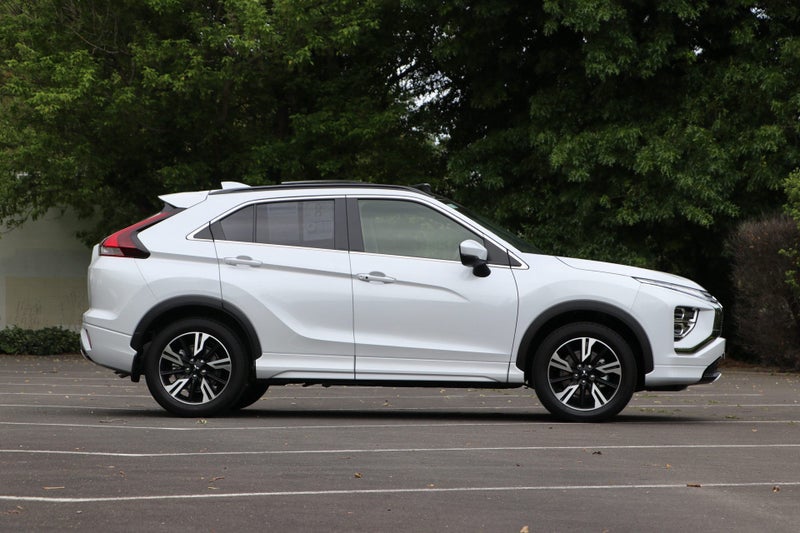 2025 Mitsubishi Eclipse Cross VRX 1.5PT/4WD/8CVT image 3