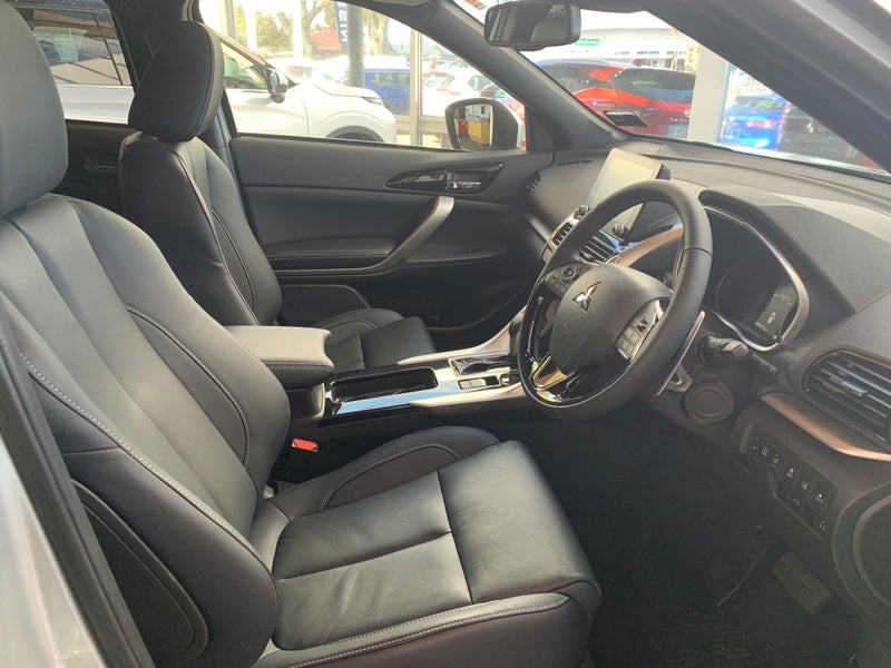 2025 Mitsubishi Eclipse Cross VRX 1.5PT/8CVT image 3