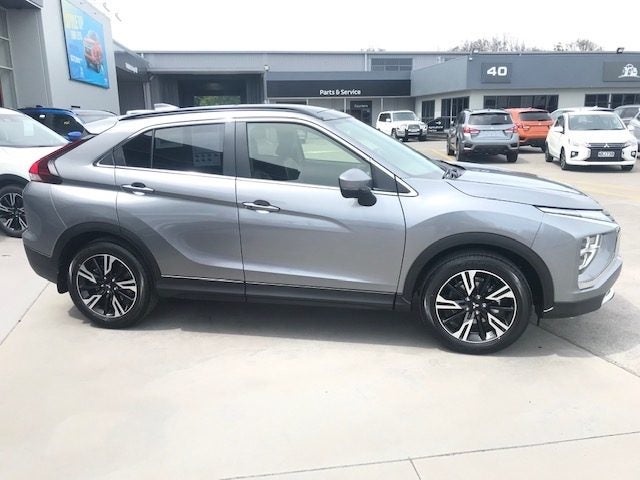 2025 Mitsubishi Eclipse Cross VRX 2WD image 2