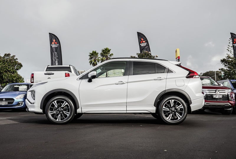 2025 Mitsubishi Eclipse Cross VRX 2WD image 3