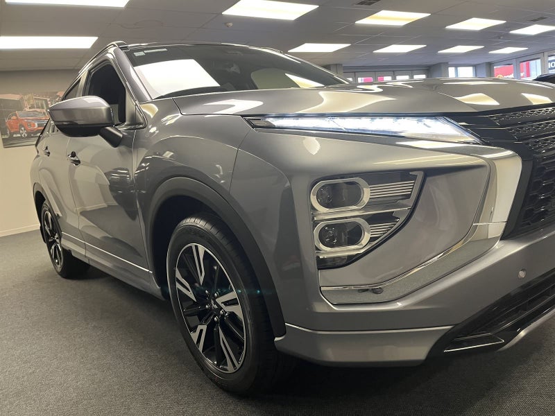 2025 Mitsubishi Eclipse Cross VRX image 3