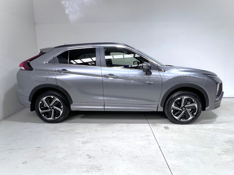 2025 Mitsubishi Eclipse Cross VRX PHEV 2.4 4WD... image 3
