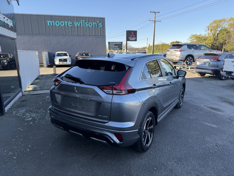 2025 Mitsubishi Eclipse Cross VRX PHEV 4WD image 2
