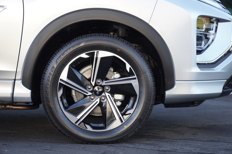 2025 Mitsubishi Eclipse Cross VRX PHEV 4WD SUV... image 4