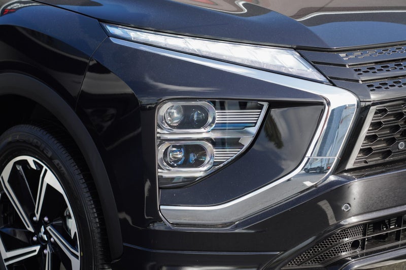 2025 Mitsubishi Eclipse Cross VRX PHEV 4WD SUV... image 5
