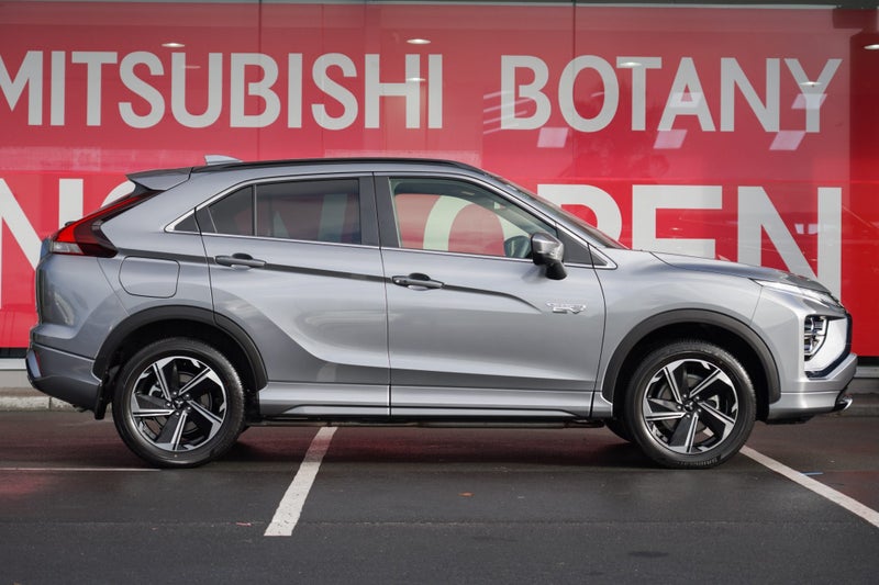 2025 Mitsubishi Eclipse Cross VRX PHEV 4WD SUV... image 3