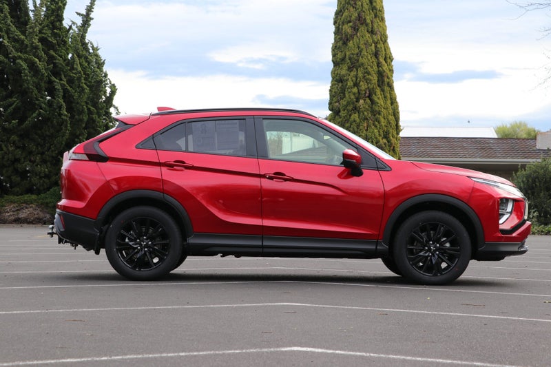 2025 Mitsubishi Eclipse Cross XLS 4WD (BLACK OUT) image 3