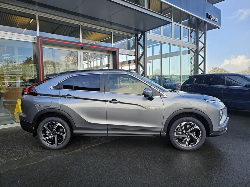 2025 Mitsubishi Eclipse Cross XLS PHEV/4WD/AT image 3