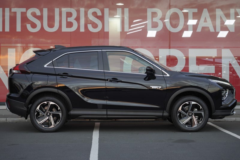 2025 Mitsubishi Eclipse Cross XLS PHEV SUV 4WD... image 3