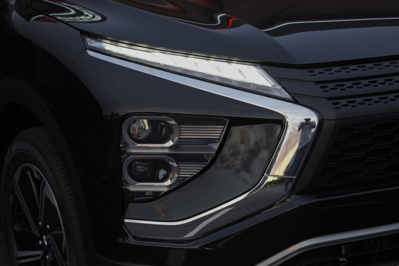2025 Mitsubishi Eclipse Cross XLS PHEV SUV 4WD... image 4