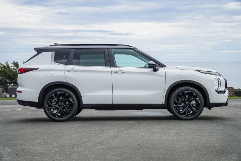 2025 Mitsubishi Outlander 2.5 XLS 2WD auto image 2