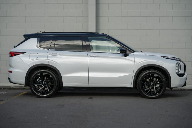 2025 Mitsubishi Outlander 2.5P EXCEED 4WD image 3