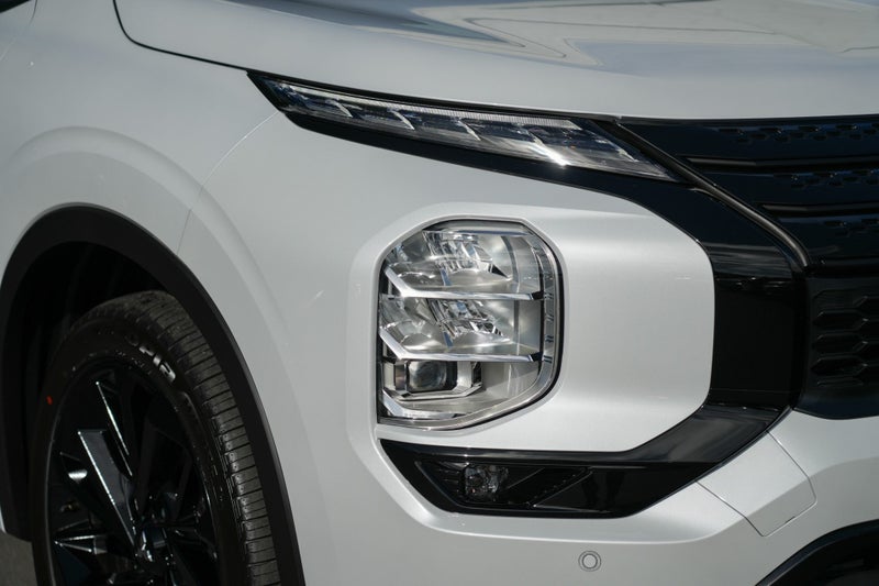 2025 Mitsubishi Outlander 2.5P EXCEED 4WD image 5