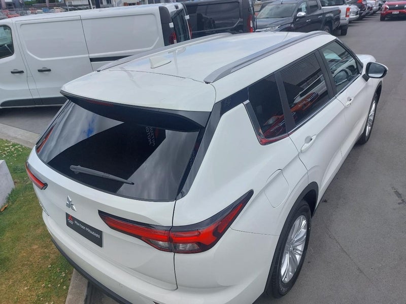 2025 Mitsubishi Outlander 2.5P LS 2WD CVT image 4