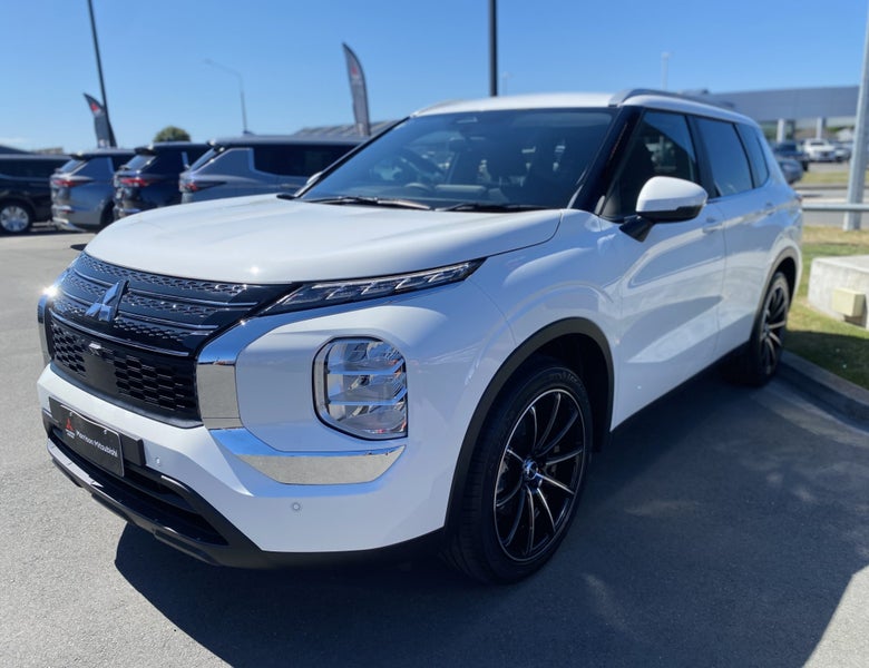 2025 Mitsubishi Outlander 2.5P LS 2WD CVT image 3