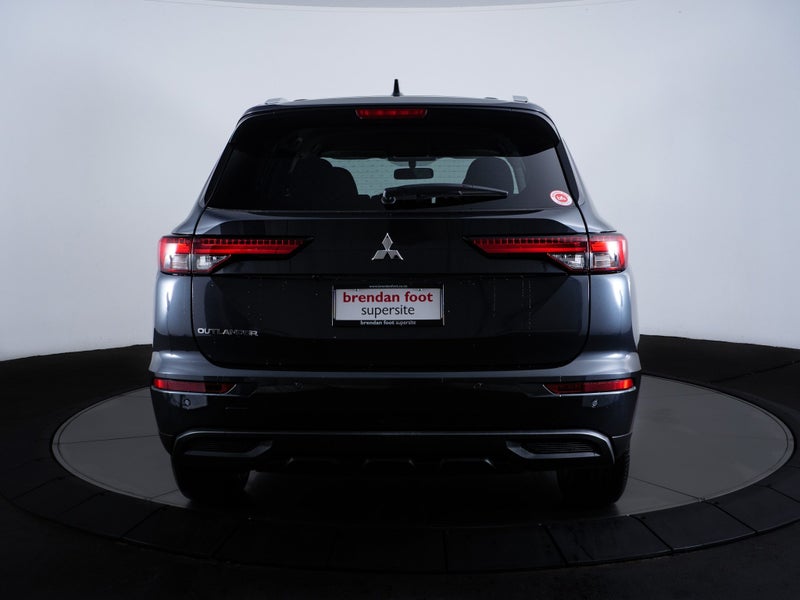 2025 Mitsubishi Outlander 2.5P LS 2WD CVT image 2