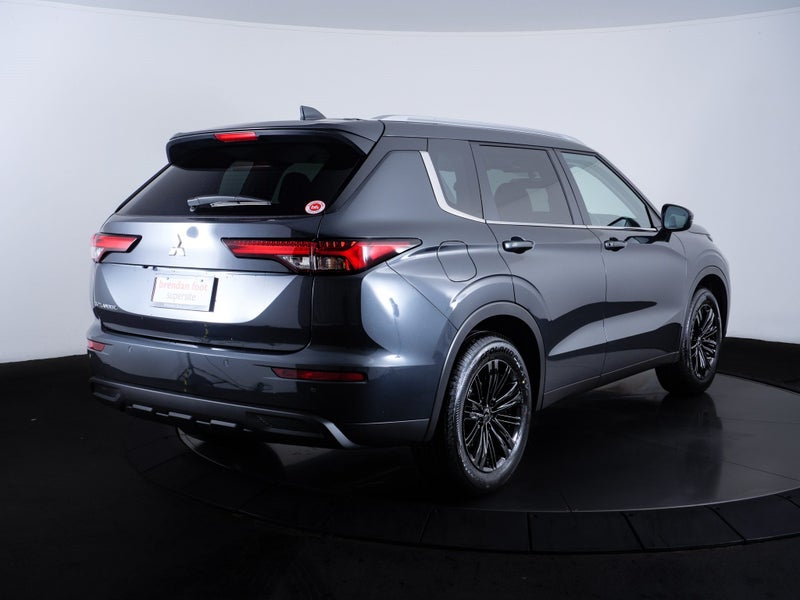 2025 Mitsubishi Outlander 2.5P LS 2WD CVT image 3
