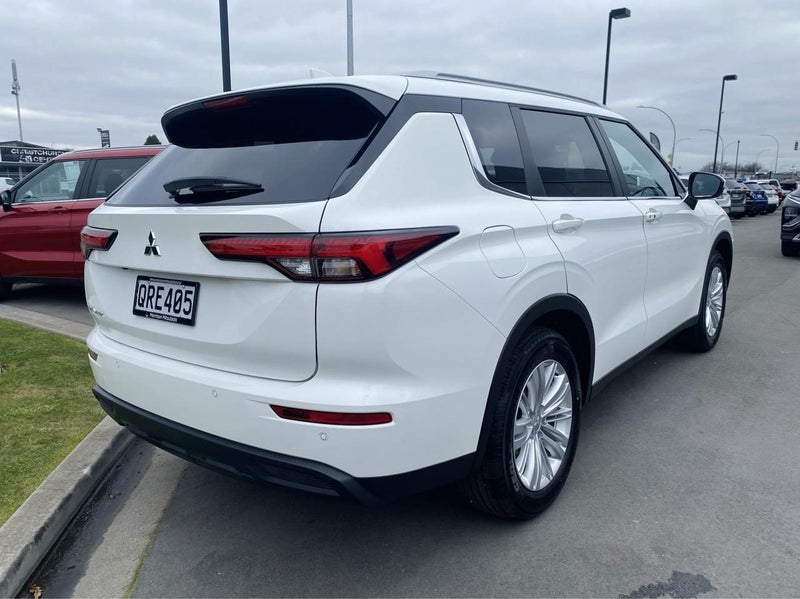 2025 Mitsubishi Outlander 2.5P LS 2WD CVT image 5