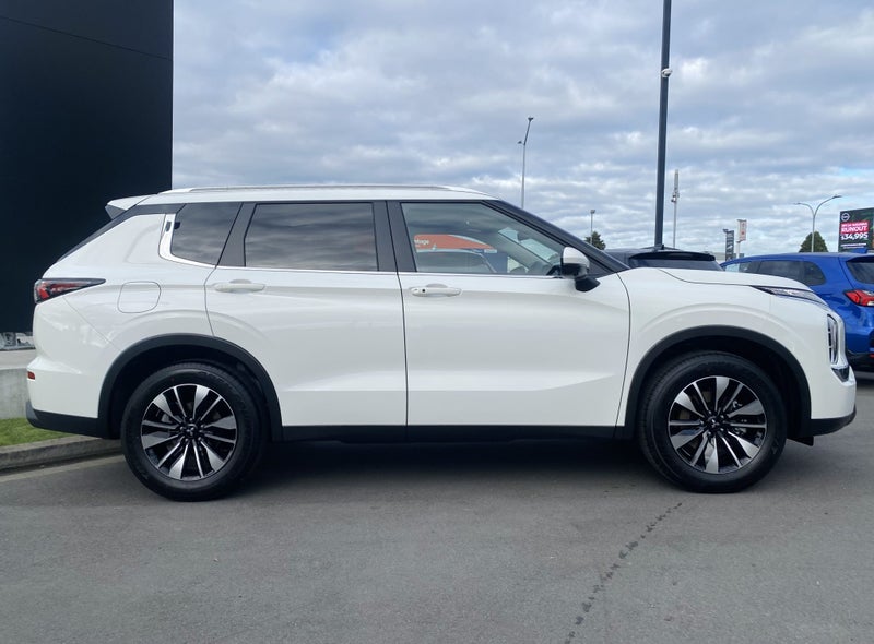 2025 Mitsubishi Outlander 2.5P LS 2WD CVT image 5