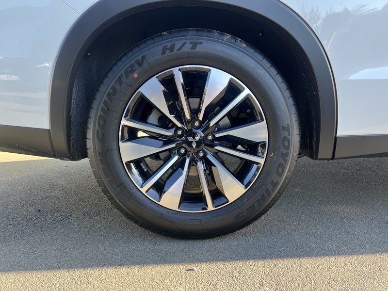 2025 Mitsubishi Outlander 2.5P LS 4WD CVT image 4