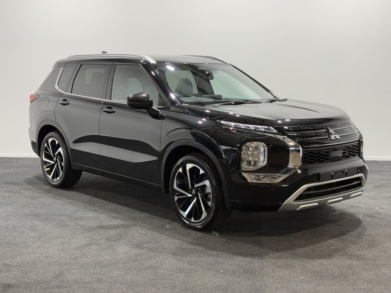 2025 Mitsubishi Outlander 2.5P VRX 2WD CVT image 1