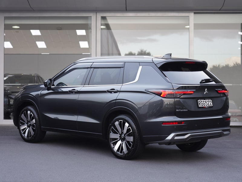 2025 Mitsubishi Outlander 2.5P VRX 2WD CVT image 2