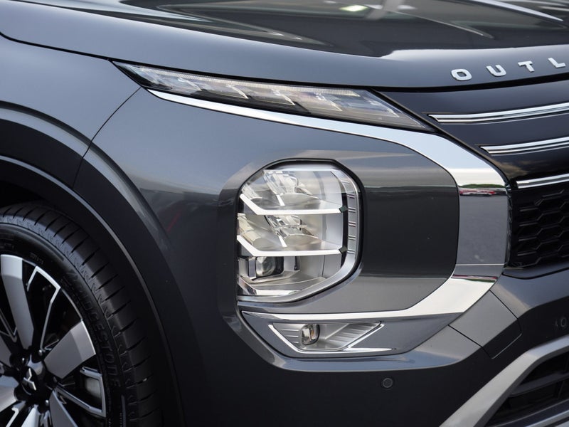 2025 Mitsubishi Outlander 2.5P VRX 2WD CVT image 4