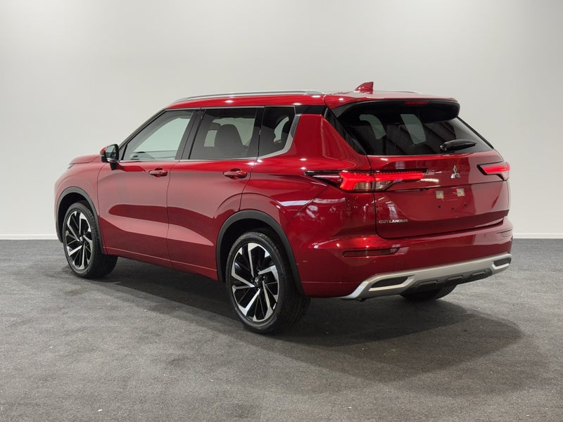 2025 Mitsubishi Outlander 2.5P VRX 2WD CVT image 5