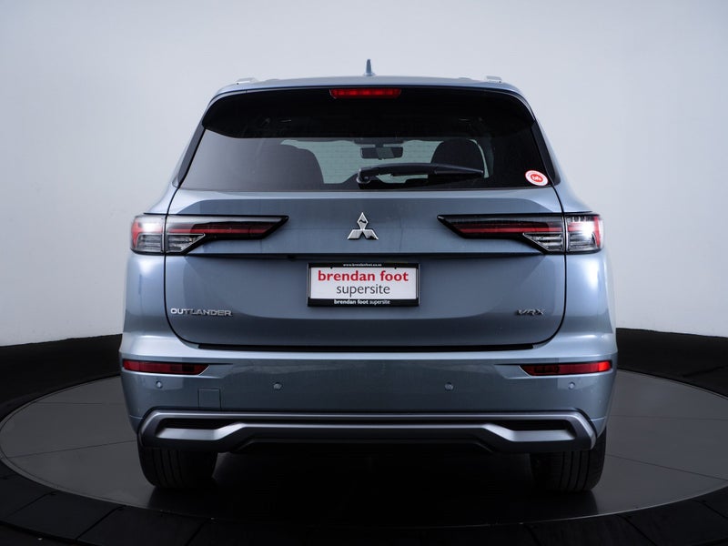 2025 Mitsubishi Outlander 2.5P VRX 2WD CVT image 2
