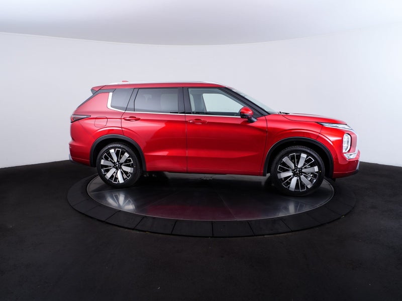 2025 Mitsubishi Outlander 2.5P VRX 2WD CVT image 3