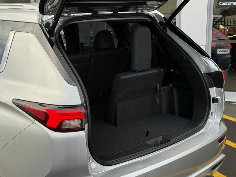 2025 Mitsubishi Outlander 2.5P VRX 2WD CVT - 7-... image 5