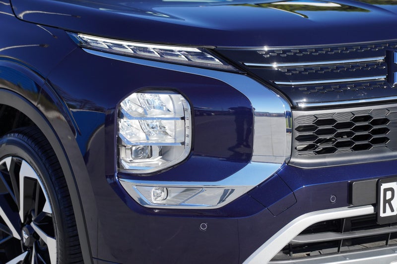 2025 Mitsubishi Outlander 2.5P VRX 2WD CVT image 2