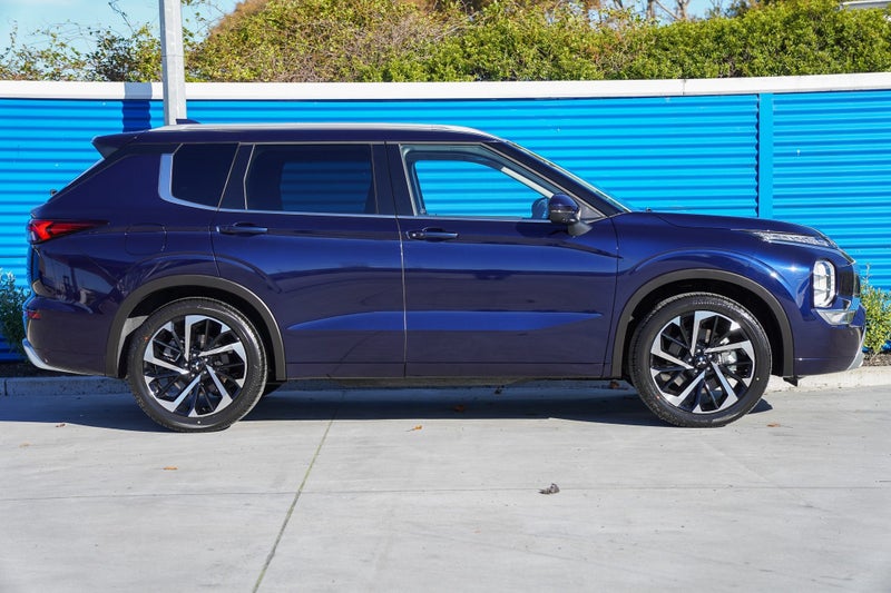 2025 Mitsubishi Outlander 2.5P VRX 2WD CVT image 3