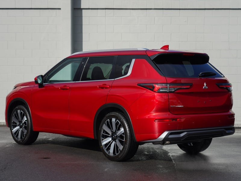 2025 Mitsubishi Outlander 2.5P VRX 2WD CVT image 2