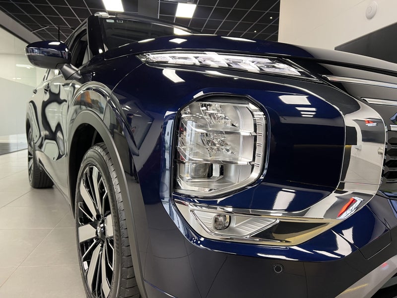 2025 Mitsubishi Outlander 2.5P VRX 4WD CVT image 1