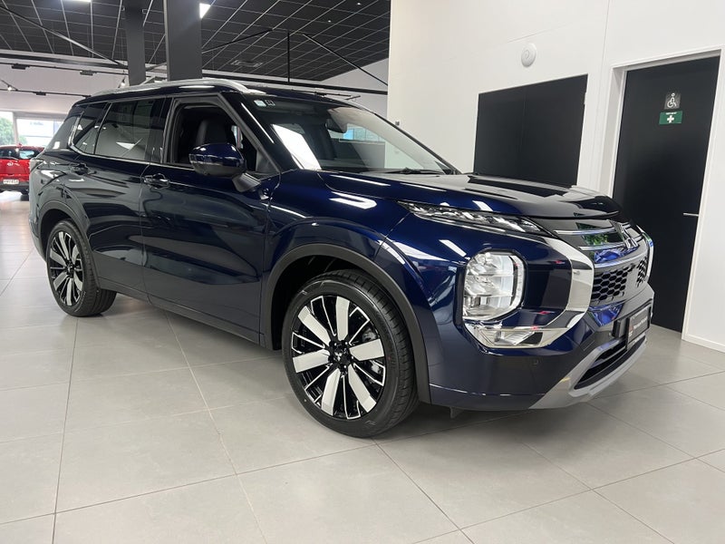 2025 Mitsubishi Outlander 2.5P VRX 4WD CVT image 3