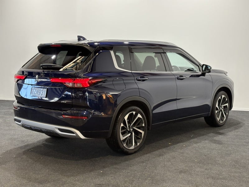 2025 Mitsubishi Outlander 2.5P VRX 4WD CVT image 3