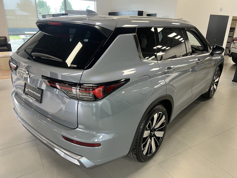 2025 Mitsubishi Outlander 2.5P VRX 4WD CVT image 5